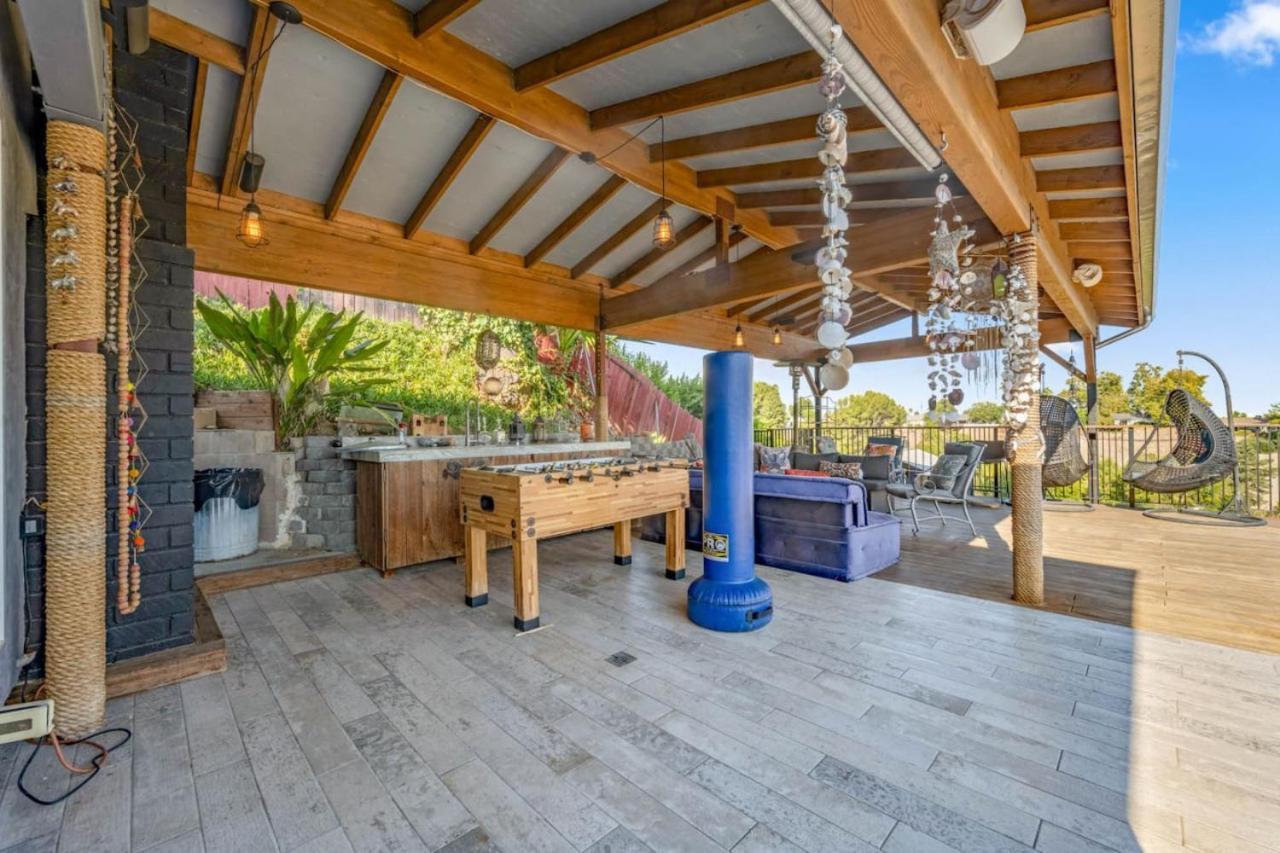 Middlebury Heights With Pool Los Angeles