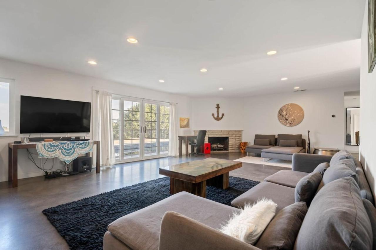 Middlebury Heights With Pool * Los Angeles