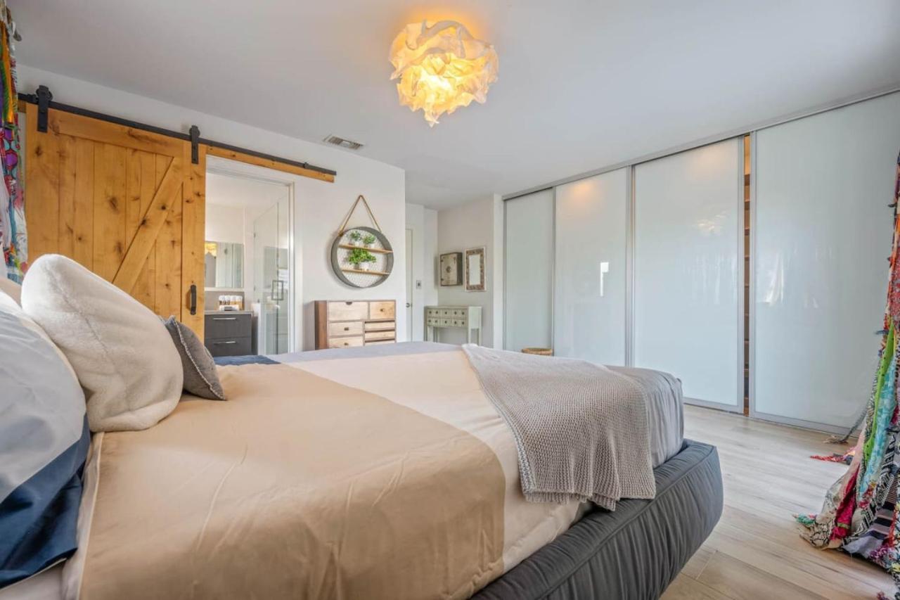 Middlebury Heights With Pool Holiday home Los Angeles