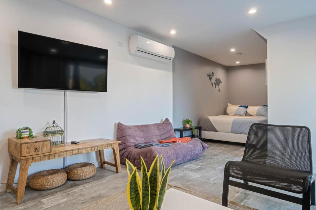 Middlebury Heights With Pool Holiday home *