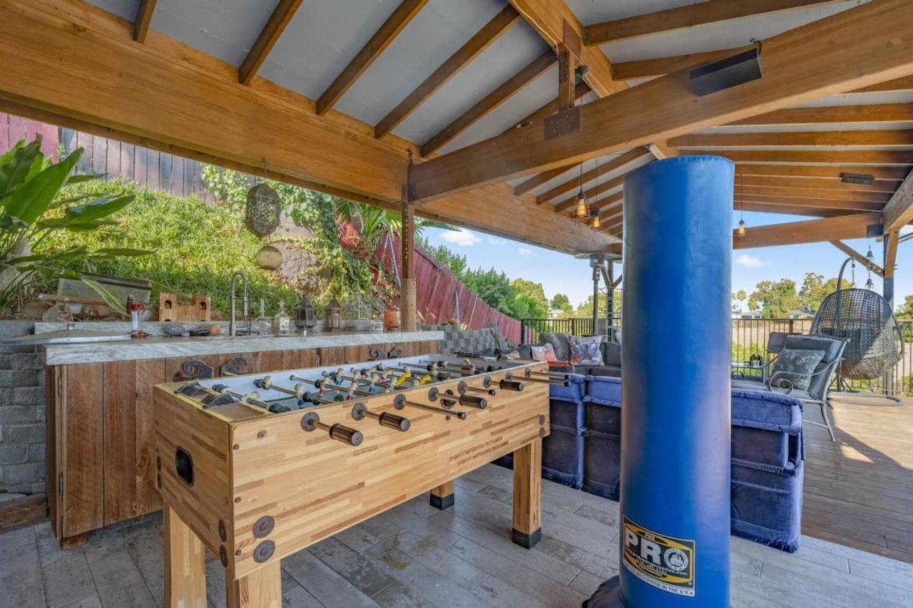 Middlebury Heights With Pool Holiday home