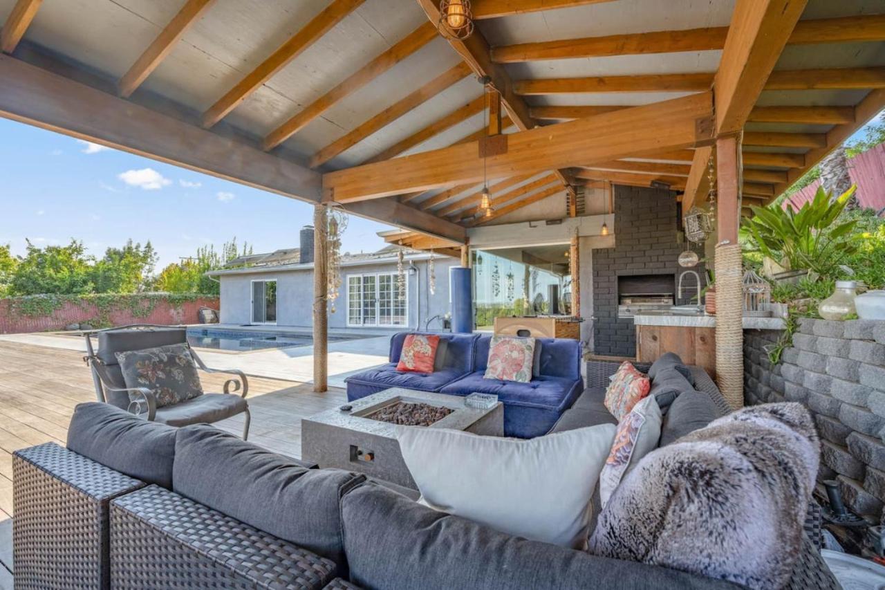 Middlebury Heights With Pool Holiday home *